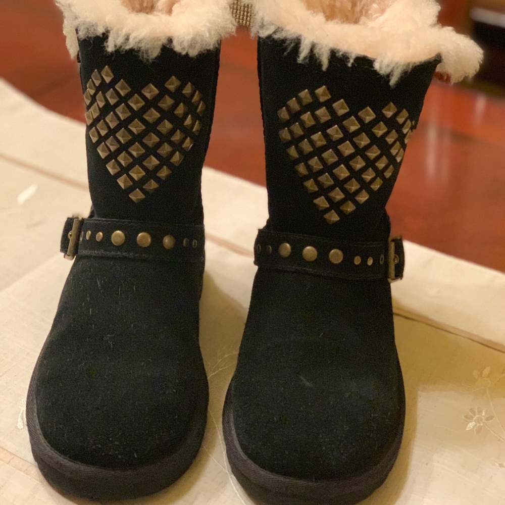 Uggs Sheepskin Adrianna Heart Studded Boots Size 2